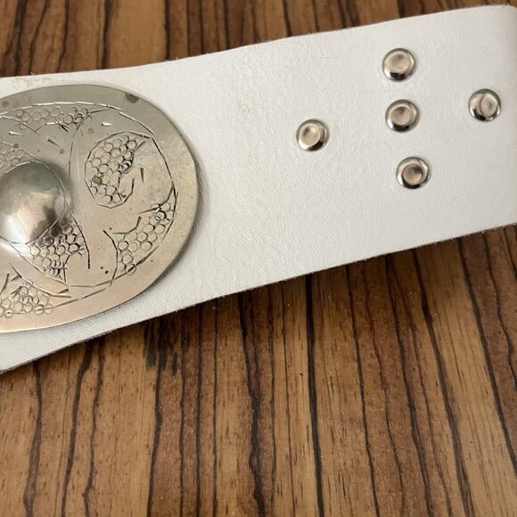 Vintage Moroccan Belt White Leather Silver Medallions Rivets Concho